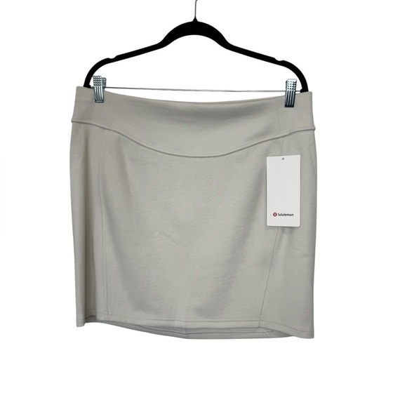 Lululemon Scuba High-Rise Mini Skirt Grey - Picture 2 of 8